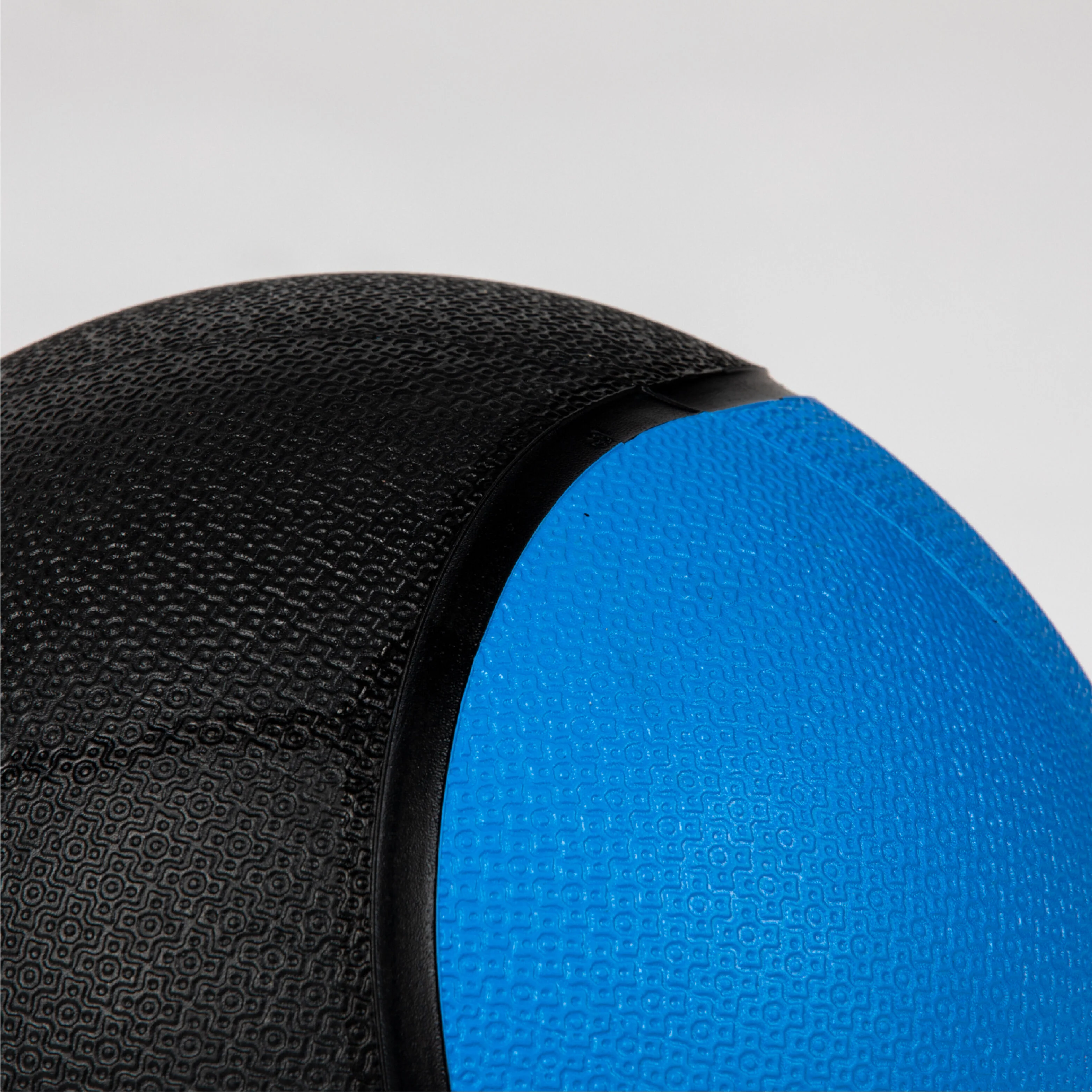 Scratch and Dent - 10lb Rubber Medicine Ball - FINAL SALE - Image 4