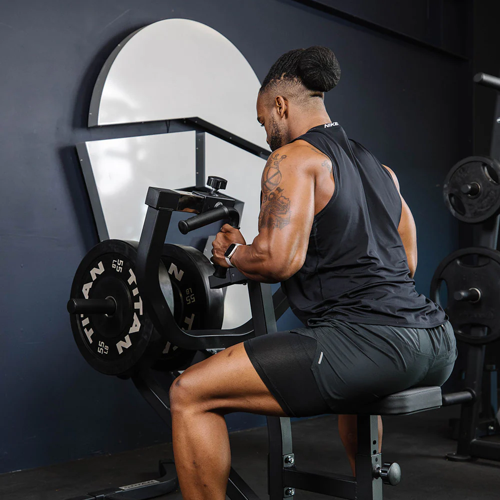Plate-Loaded Seated Row Machine - Image 4