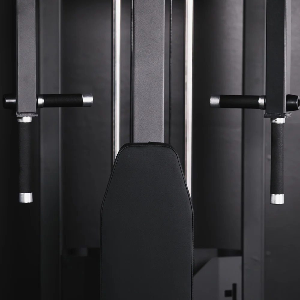 Selectorized Pec Fly and Reverse Delt Machine - Image 9